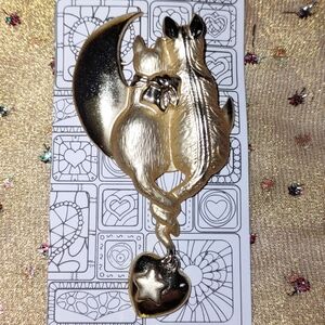 Pair of Cats Staring at the Moon Gold Brooch